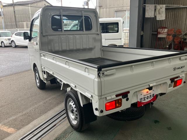 ハイゼットトラックスタンダードＳＡIIIｔ軽自動車　衝突安全ボディ　衝突被害軽減ブレーキ　ＡＭ／ＦＭラジオ　クリアランスソナー　５速ＭＴ　２ＷＤ　荷台マット　テールゲートチェーン　ゲートプロテクター　ＬＥＤヘッドランプ（和歌山県）の中古車