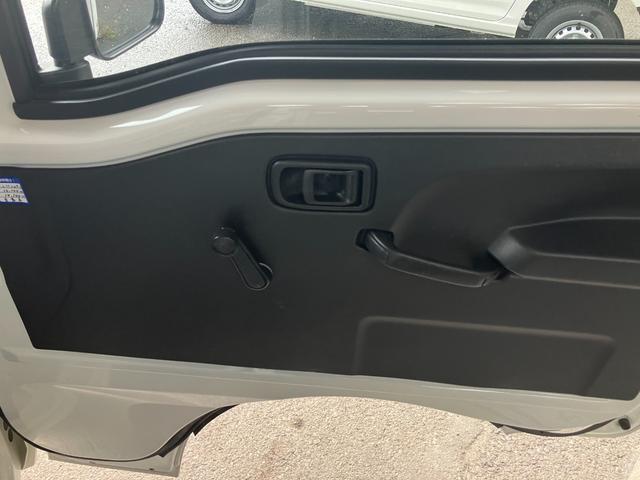 ハイゼットトラックスタンダードＳＡIIIｔ軽自動車　衝突安全ボディ　衝突被害軽減ブレーキ　ＡＭ／ＦＭラジオ　クリアランスソナー　５速ＭＴ　２ＷＤ　荷台マット　テールゲートチェーン　ゲートプロテクター　ＬＥＤヘッドランプ（和歌山県）の中古車