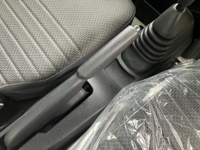 ハイゼットトラックスタンダードＳＡIIIｔ軽自動車　衝突安全ボディ　衝突被害軽減ブレーキ　ＡＭ／ＦＭラジオ　クリアランスソナー　５速ＭＴ　２ＷＤ　荷台マット　テールゲートチェーン　ゲートプロテクター　ＬＥＤヘッドランプ（和歌山県）の中古車