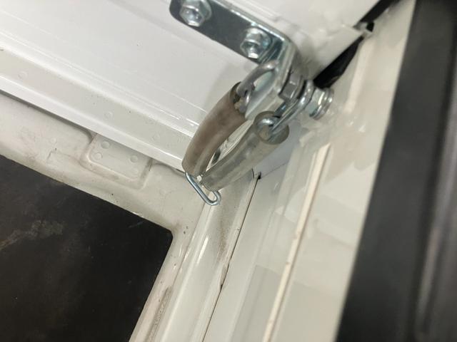 ハイゼットトラックスタンダードＳＡIIIｔ軽自動車　衝突安全ボディ　衝突被害軽減ブレーキ　ＡＭ／ＦＭラジオ　クリアランスソナー　５速ＭＴ　２ＷＤ　荷台マット　テールゲートチェーン　ゲートプロテクター　ＬＥＤヘッドランプ（和歌山県）の中古車