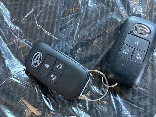 ハイゼットカーゴクルーズターボ軽自動車　ターボ　衝突被害軽減ブレーキ　プッシュスタートボタン　両側パワースライドドア　デジタルインナーミラー　バックモニター　ＣＤチューナー　ＬＥＤヘッドランプ　ＬＥＤフォグランプ（和歌山県）の中古車