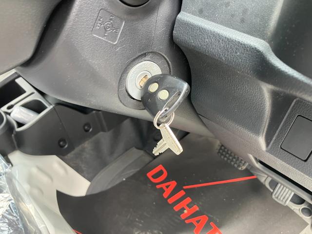 ハイゼットトラックエクストラＳＡIIIｔ軽自動車　ワンオーナー　４速ＡＴ　三方開き　ＣＤチューナー　ハロゲンヘッドランプ　ＬＥＤフォグランプ　パワーウィンドウ　キーレスエントリー　１２インチタイヤ（和歌山県）の中古車