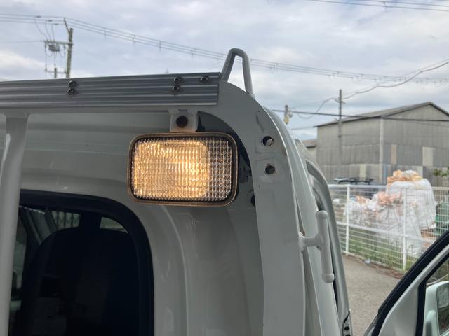 ハイゼットトラックエクストラＳＡIIIｔ軽自動車　ワンオーナー　４速ＡＴ　三方開き　ＣＤチューナー　ハロゲンヘッドランプ　ＬＥＤフォグランプ　パワーウィンドウ　キーレスエントリー　１２インチタイヤ（和歌山県）の中古車