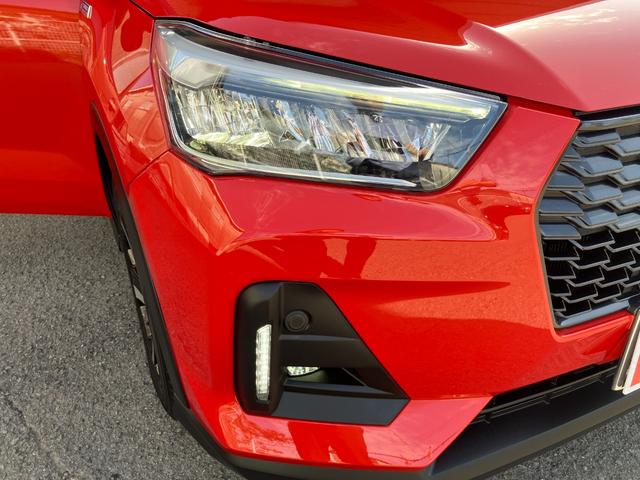 ロッキープレミアムG HEV登録車 ワンオーナー LEDヘッドランプ プッシュスタートボタン ハイブリッド車 オートエアコン ディスプレイオーディオ バックカメラ シートヒーター 電動パーキング クリアランスソナー(和歌山県)の中古車