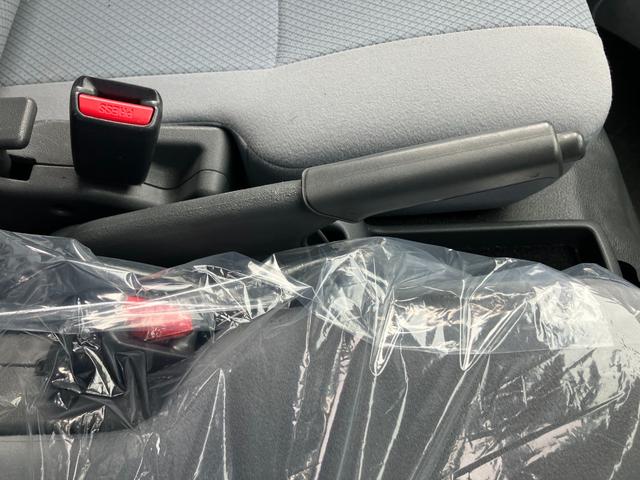ハイゼットカーゴＤＸ軽自動車　ワンオーナー　キーレスエントリー　パワーウィンドウ　ＡＭ／ＦＭラジオ　マニュアルエアコン　４速ＡＴ　後席シートフルフラット　ハロゲンヘッドランプ　１２インチラジアルタイヤ（和歌山県）の中古車