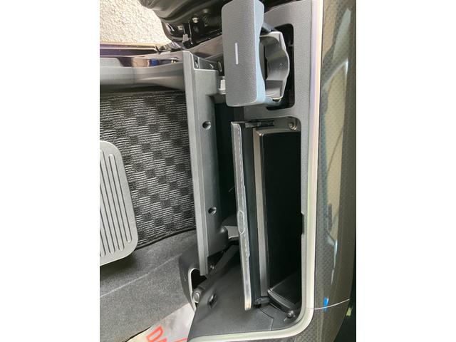 ムーヴフロントシートリフトカスタム　ＸリミテッドＳＡIII軽自動車　福祉車両　衝突安全ボディ　衝突被害軽減ブレーキ　プッシュスタートボタン　助手席シートリフト　７インチ純正ナビ　バックモニター　ＥＴＣ車載器　ドライブレコーダー　１４インチアルミホイール（和歌山県）の中古車