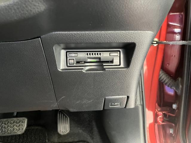 ヴィッツハイブリッド ジュエラハイブリッド車 LEDヘッドランプ 7インチ純正ナビ バックモニター ETC車載器 シートヒーター オートエアコン キーフリーシステム 14インチフルホイールキャップ(和歌山県)の中古車