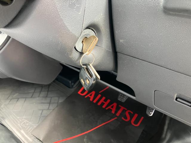 ハイゼットカーゴデッキバンＧ軽自動車　デッキバン　キーレスエントリー　４速オートマチック　ＣＤチューナー　社外ＥＴＣ車載器　社外アルミ　ハロゲンヘッドランプ（和歌山県）の中古車