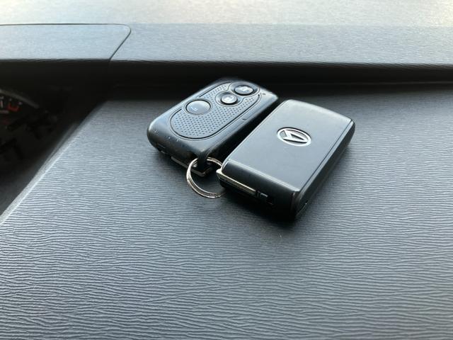 タントカスタムＸ　ＳＡ軽自動車　衝突安全ボディ　衝突被害軽減ブレーキ　プッシュスタートボタン　左側パワースライドドア付　７インチ純正ナビ　バックカメラ　ミラクルオープンドア（和歌山県）の中古車