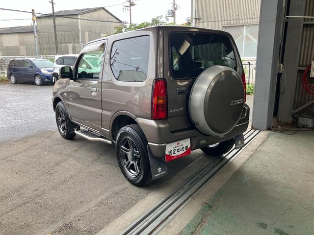 ジムニー 中古車 クロスアドベンチャー軽自動車　キーレスエントリー　ＥＴＣ車載器　７インチナビ　４ＷＤ　横開きバックドア　ハロゲンヘッドランプ　マニュアルエアコン　１６インチアルミホイール