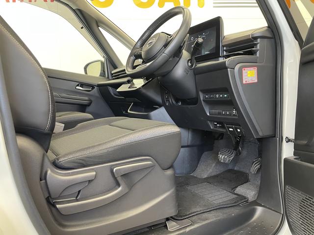 セレナハイウェイスターＶ１２．３インチディスプレイオーディオ・（ＴＶ　Ｂｌｕｅｔｏｏｔｈ）全方位モニター・追従クルコン・プロパイロット・両側パワースライドドア・ＥＴＣ・デジタルルームミラー・ＬＥＤヘッドランプ（和歌山県）の中古車