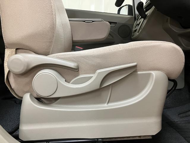 ムーヴL スマートセレクションSA 車検R9.8/ナビ/社外アルミホイール/ドラレコ/ナビ/ワンセグTV/衝突軽減ブレーキ/横滑り防止装置/ETC/キーフリーシステム/電動格納ミラー/後席スライド/エアコン/パワーウィンドウ/運転席シート・ハンドル上下調整(大阪府)の中古車