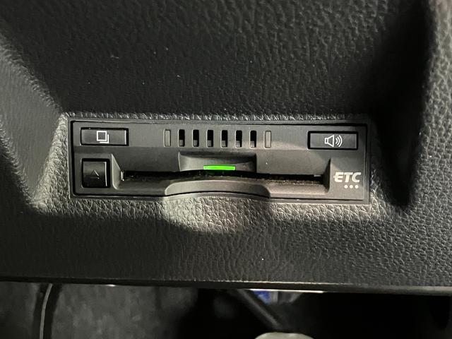 ヤリスクロスハイブリッド　ＧＲスポーツ　レーダークルーズコントロール追突被害軽減ブレーキ　ＴＳＳ　スマートキー　ハンドル＆シートヒーター　フルセグＴＶ　Ｂｌｕｅｔｏｏｔｈ　ＵＳＢ　パノラマカメラ　レーダークルーズコントロール（滋賀県）の中古車
