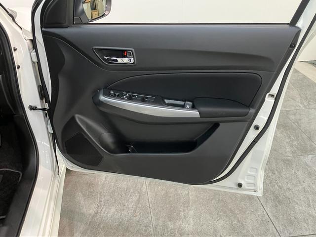 スイフトＲＳ　クルーズコントロール　パノラマカメラ　ドラレコ　ＬＥＤ衝突被害軽減ブレーキ　コーナーセンサー　Ｂｌｕｅｔｏｏｔｈ　パノラマカメラ　ＥＴＣ　ドラレコ　パドルシフト　クルーズコントロール　シートヒーター　スマートキー　オートライト　オートエアコン　電格ミラー（滋賀県）の中古車