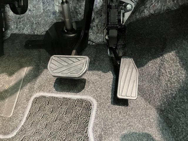 スイフトＲＳ　クルーズコントロール　パノラマカメラ　ドラレコ　ＬＥＤ衝突被害軽減ブレーキ　コーナーセンサー　Ｂｌｕｅｔｏｏｔｈ　パノラマカメラ　ＥＴＣ　ドラレコ　パドルシフト　クルーズコントロール　シートヒーター　スマートキー　オートライト　オートエアコン　電格ミラー（滋賀県）の中古車