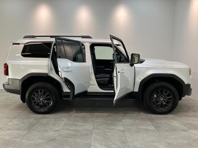 ランドクルーザー250VX 4WD 12型フルセグナビ Pカメラ レーダークルコンTSS モデリスタプロテクターキット 12型ナビ パノラマカメラ DVD再生 Bluetooth USB シートヒーター&クーラー クルコン パワーバックドア サンルーフ 革シート ハンドルヒーター(滋賀県)の中古車