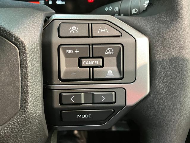 ランドクルーザー250VX 4WD 12型フルセグナビ Pカメラ レーダークルコンTSS モデリスタプロテクターキット 12型ナビ パノラマカメラ DVD再生 Bluetooth USB シートヒーター&クーラー クルコン パワーバックドア サンルーフ 革シート ハンドルヒーター(滋賀県)の中古車