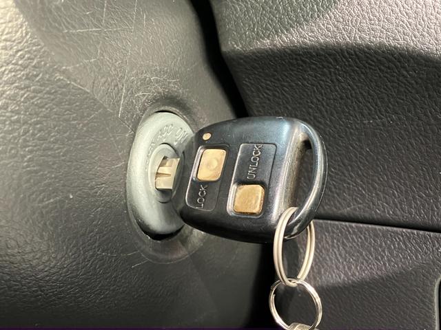 ビーゴＣＸ　４ＷＤ　ワンセグナビ　ＥＴＣ　キーレス　車検整備付フルタイム４ＷＤ　デフロック　ワンセグナビ　ＤＶＤ再生　ＥＴＣ　オートエアコン　キーレスエントリー　電動格納式ミラー　マニュアルレベリング　背面タイヤカバー（ハードカバー）（滋賀県）の中古車