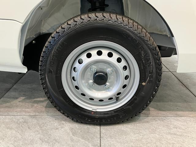 ハイゼットトラックスタンダード　４ＷＤ　５ＭＴ　コーナセンサー　届出済未使用車衝突被害軽減ブレーキ　コーナーセンサー　パートタイム４ＷＤ　ＡＭ／ＦＭラジオ　マニュアルエアコン　マニュアルレベリング　オートライト　バッテリーカバー　５速マニュアルミッション車（滋賀県）の中古車