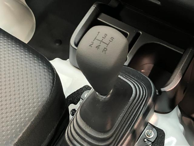 ハイゼットトラックスタンダード　４ＷＤ　５ＭＴ　コーナセンサー　届出済未使用車衝突被害軽減ブレーキ　コーナーセンサー　パートタイム４ＷＤ　ＡＭ／ＦＭラジオ　マニュアルエアコン　マニュアルレベリング　オートライト　バッテリーカバー　５速マニュアルミッション車（滋賀県）の中古車