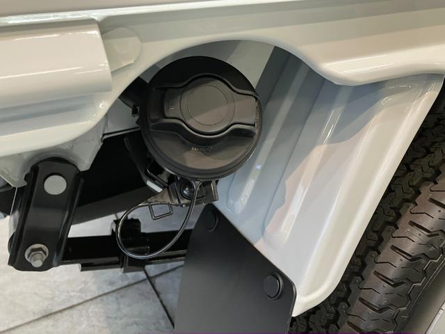 ハイゼットトラックスタンダード　４ＷＤ　５ＭＴ　コーナセンサー　届出済未使用車衝突被害軽減ブレーキ　コーナーセンサー　パートタイム４ＷＤ　ＡＭ／ＦＭラジオ　マニュアルエアコン　マニュアルレベリング　オートライト　バッテリーカバー　５速マニュアルミッション車（滋賀県）の中古車