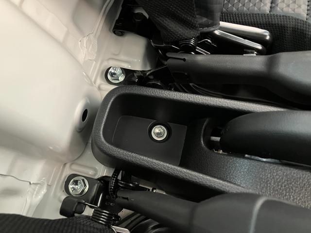 ハイゼットトラックスタンダード　４ＷＤ　５ＭＴ　コーナセンサー　届出済未使用車衝突被害軽減ブレーキ　コーナーセンサー　パートタイム４ＷＤ　ＡＭ／ＦＭラジオ　マニュアルエアコン　マニュアルレベリング　オートライト　バッテリーカバー　５速マニュアルミッション車（滋賀県）の中古車