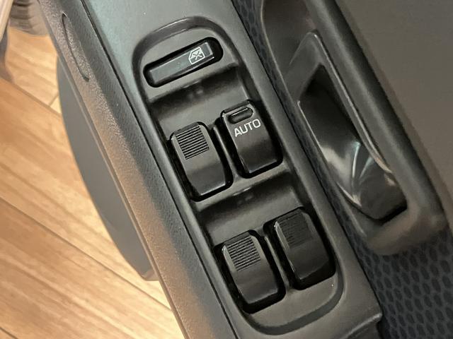 ハイゼットカーゴクルーズターボ／５ＭＴ／４ＷＤ／ＣＤチューナー／ＥＴＣ１年間走行距離無制限保証／走行５．７万ｋｍ／ターボ車／５ＭＴ／４ＷＤ／ＣＤチューナー／ＥＴＣ／電動格納ドアミラー／両側スライドドア／エアコン／パワステ／パワーウィンドウ／キーレスエントリー（大阪府）の中古車
