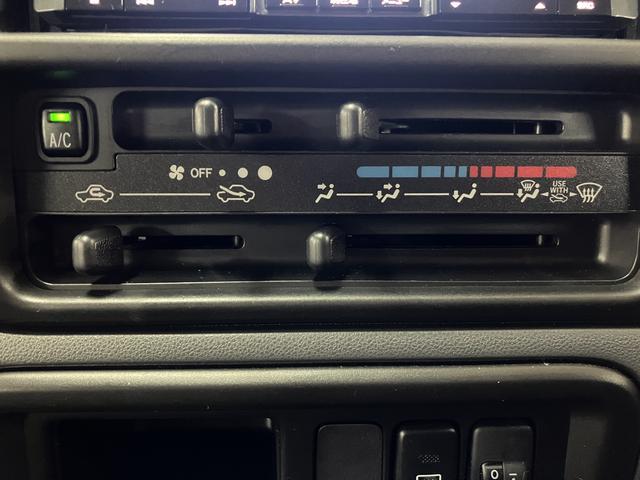 ハイゼットカーゴＤＸ　４速オートマ車・純正ナビ・ＥＴＣ車載器・キーレス４速オートマ車・純正ナビ・ＥＴＣ車載器・リモコンキ−・パワ−ウインドウ（フロントのみ）・スモ−クガラス・オ−バ−ヘッドシェルフ・エアコン・パワステ（大阪府）の中古車