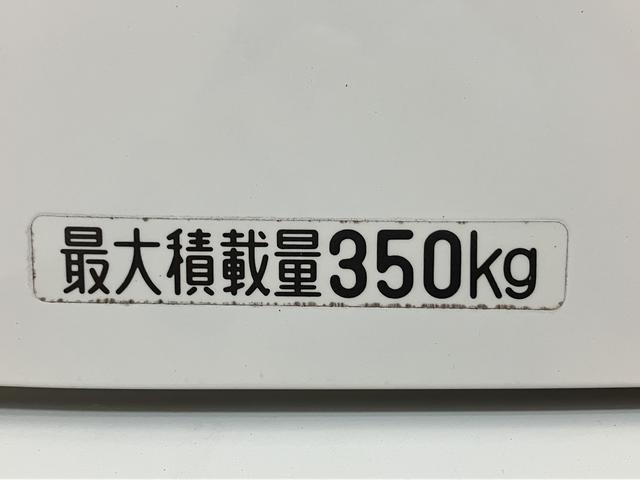 ハイゼットカーゴＤＸ　４速オートマ車・純正ナビ・ＥＴＣ車載器・キーレス４速オートマ車・純正ナビ・ＥＴＣ車載器・リモコンキ−・パワ−ウインドウ（フロントのみ）・スモ−クガラス・オ−バ−ヘッドシェルフ・エアコン・パワステ（大阪府）の中古車