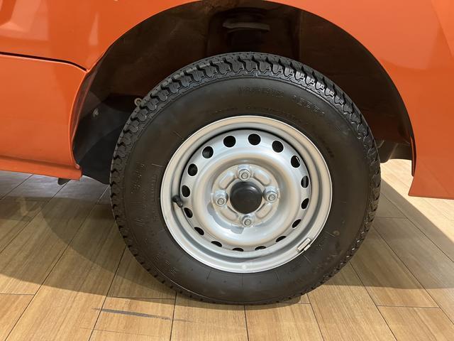 ハイゼットトラックＥＸＴ　５速マニュアル車・社外品ナビ・リモコンキ−５速マニュアル車・社外品ナビ・リモコンキ−・エアコン・パワステ・パワ−ウインドウ・マット／バイザ−装備（大阪府）の中古車