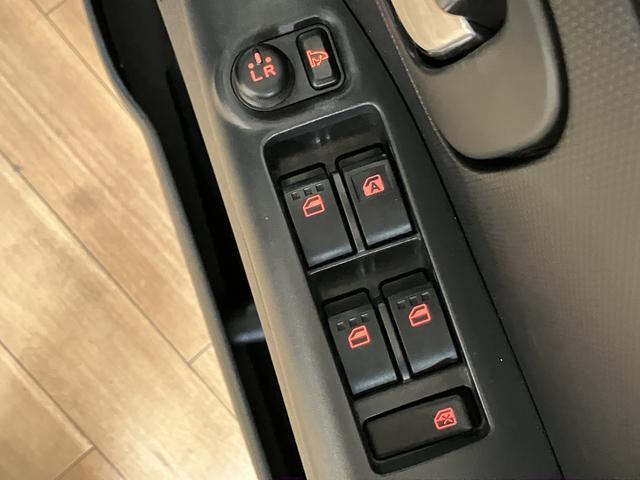 タントカスタムＸ／１年保証／ナビ／ＥＴＣ／電動スライド／キーフリー１年間走行距離無制限保証／ナビ／ＥＴＣ／電動スライドドア／スマートキー／オートエアコン／ディスチャージヘッドランプ／１４インチアルミ／フロントベンチシート／Ｂｌｕｅｔｏｏｔｈ／フルセグＴＶ／（大阪府）の中古車