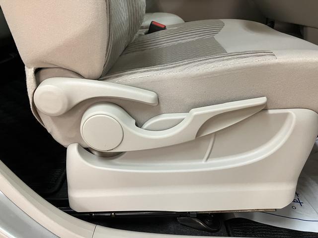 ムーヴＬ　ＳＡII／１年保証／衝突軽減ブレーキ／２．６万キロ／ナビ１年間走行距離無制限保証／衝突軽減ブレーキ／２．６万キロ／純正ナビ／ＥＴＣ／Ｂｌｕｅｔｏｏｔｈ／フルセグＴＶ／ＤＶＤ／フロントベンチシート／キーレスエントリー／アイドリングストップ／横滑り防止装置／（大阪府）の中古車