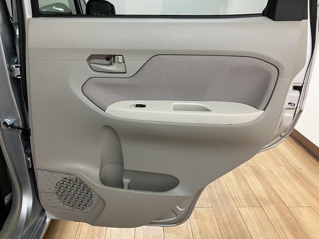 ムーヴＬ　ＳＡII／１年保証／衝突軽減ブレーキ／２．６万キロ／ナビ１年間走行距離無制限保証／衝突軽減ブレーキ／２．６万キロ／純正ナビ／ＥＴＣ／Ｂｌｕｅｔｏｏｔｈ／フルセグＴＶ／ＤＶＤ／フロントベンチシート／キーレスエントリー／アイドリングストップ／横滑り防止装置／（大阪府）の中古車