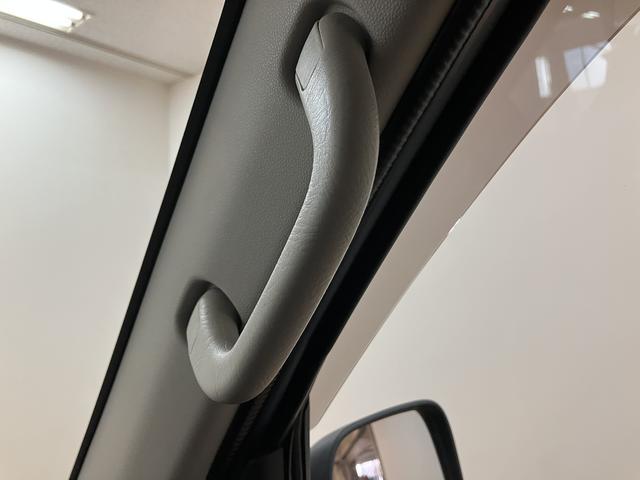 ハイゼットカーゴＤＸ／１年保証／１．６万キロ／Ｂｌｕｅｔｏｏｔｈ／１年間走行距離無制限保証／１．６万キロ／４速オートマチック／キーレスエントリー／パワーウインドウ／集中ドアロック／プライバシーガラス／純正ＣＤステレオ／Ｂｌｕｅｔｏｏｔｈ／アイドリングストップ／（大阪府）の中古車