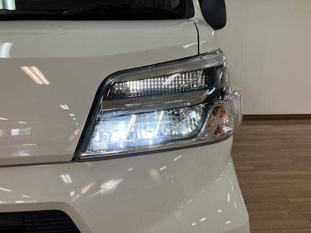 ハイゼットカーゴデラックスSAIII/1年保証/ナビ/ETC/LEDライト1年間走行距離無制限保証/衝突軽減ブレーキ/3.3万キロ/ナビ/ETC/LEDヘッドライト/キーレスエントリー/パワーウインドウ/プライバシーガラス/Bluetooth/フルセグTV/DVD/(大阪府)の中古車