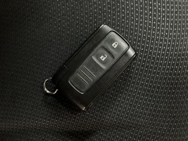 ソニカＲ／１年保証／５．２万キロ／ターボ／スマートキー／１年間走行距離無制限保証／５．２万キロ／ターボエンジン／スマートキー／ナビ／フロントベンチシート／電動格納ドアミラー／走行少／パールホワイト／（大阪府）の中古車