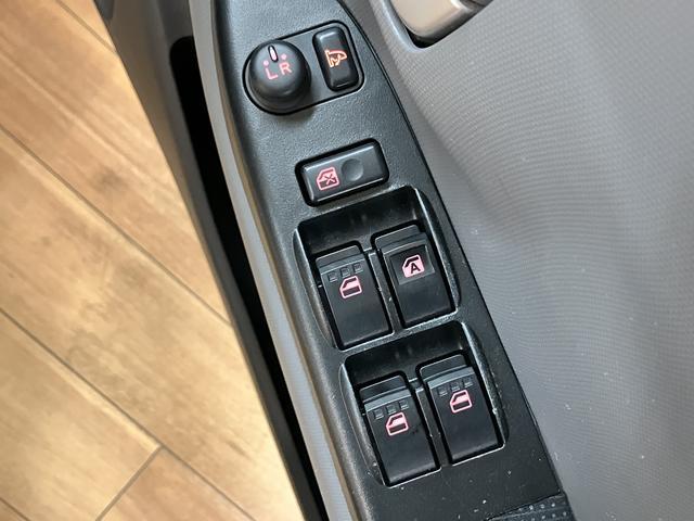 ソニカＲ／１年保証／５．２万キロ／ターボ／スマートキー／１年間走行距離無制限保証／５．２万キロ／ターボエンジン／スマートキー／ナビ／フロントベンチシート／電動格納ドアミラー／走行少／パールホワイト／（大阪府）の中古車