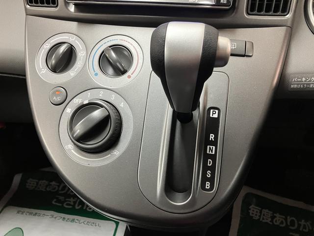 ソニカＲ／１年保証／５．２万キロ／ターボ／スマートキー／１年間走行距離無制限保証／５．２万キロ／ターボエンジン／スマートキー／ナビ／フロントベンチシート／電動格納ドアミラー／走行少／パールホワイト／（大阪府）の中古車