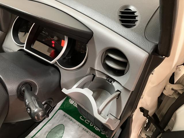 ソニカＲ／１年保証／５．２万キロ／ターボ／スマートキー／１年間走行距離無制限保証／５．２万キロ／ターボエンジン／スマートキー／ナビ／フロントベンチシート／電動格納ドアミラー／走行少／パールホワイト／（大阪府）の中古車