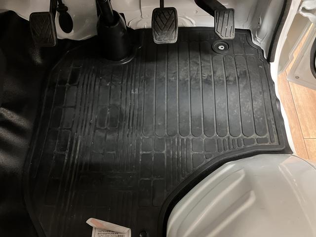 キャリイトラックＫＣスペシャル１年間走行距離無制限保証／０．３万キロ／エアコン／パワステ／５速マニュアル／ＡＭ／ＦＭラジオ／（大阪府）の中古車