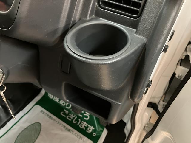 キャリイトラックＫＣスペシャル１年間走行距離無制限保証／０．３万キロ／エアコン／パワステ／５速マニュアル／ＡＭ／ＦＭラジオ／（大阪府）の中古車