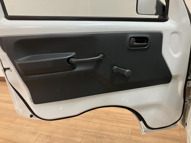 キャリイトラックＫＣスペシャル１年間走行距離無制限保証／０．３万キロ／エアコン／パワステ／５速マニュアル／ＡＭ／ＦＭラジオ／（大阪府）の中古車