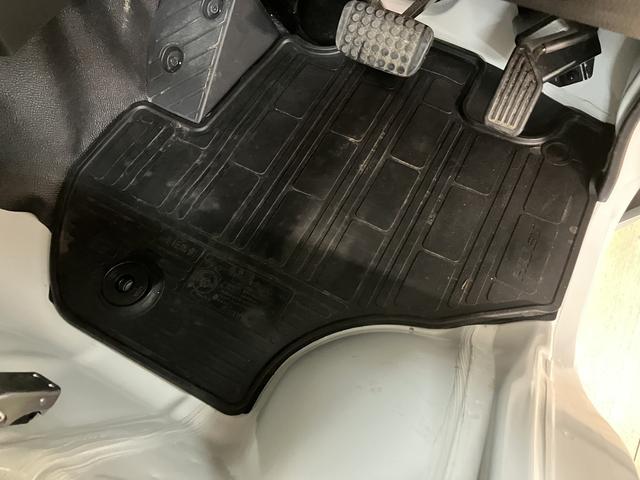 ハイゼットトラックジャンボＳＡIIIｔ／０．５万キロ／オートマ／ナビ／ドラレコ１年間走行距離無制限保証／０．５万キロ／衝突軽減ブレーキ／純正ナビ／ナビ連動ドラレコ／ＥＴＣ／ＬＥＤヘッドライト・フォグ／キーレス／パワーウインドウ／Ｂｌｕｅｔｏｏｔｈ／フルセグＴＶ／（大阪府）の中古車