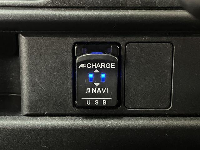 ハイゼットカーゴスペシャルＳＡIII／１年保証／衝突軽減ブレーキ／ナビ／１年間走行距離無制限保証／衝突軽減ブレーキ／３．５万キロ／純正ナビ／ＥＴＣ／Ｂｌｕｅｔｏｏｔｈ／フルセグＴＶ／ＤＶＤ／ＵＳＢ／アイドリングストップ／横滑り防止装置／オートハイビーム／（大阪府）の中古車