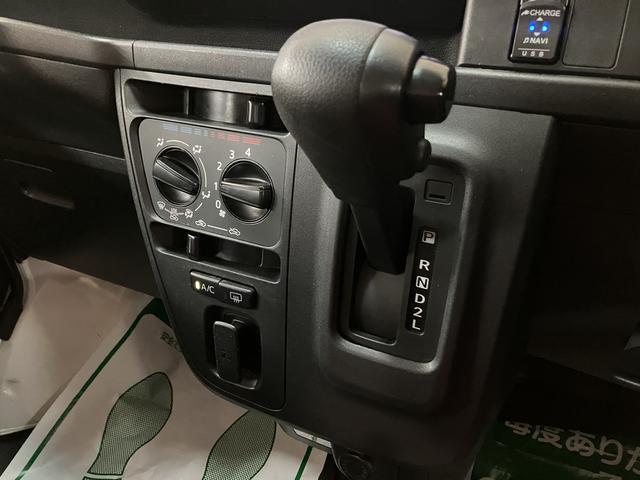 ハイゼットカーゴスペシャルＳＡIII／１年保証／衝突軽減ブレーキ／ナビ／１年間走行距離無制限保証／衝突軽減ブレーキ／３．５万キロ／純正ナビ／ＥＴＣ／Ｂｌｕｅｔｏｏｔｈ／フルセグＴＶ／ＤＶＤ／ＵＳＢ／アイドリングストップ／横滑り防止装置／オートハイビーム／（大阪府）の中古車