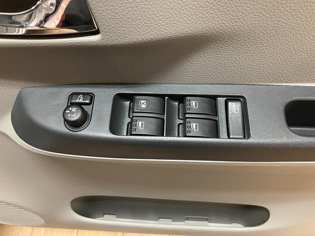 ミライースX メモリアルエディション/0.5万キロ/14インチアルミ/1年間走行距離無制限保証/0.5万キロ/走行少/14インチアルミホイール/アイドリングストップ/電動格納ドアミラー/エアコン/パワステ/デジタルメーター/LEDテールランプ/(大阪府)の中古車