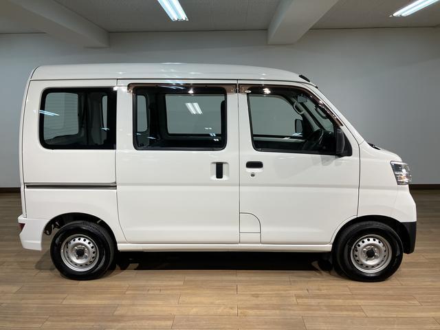 ハイゼットカーゴスペシャル／１年保証／純正ナビ／ＥＴＣ／Ｂｌｕｅｔｏｏｔｈ／１年間走行距離無制限保証／純正ナビ／ＥＴＣ／Ｂｌｕｅｔｏｏｔｈ／フルセグＴＶ／ＤＶＤ／エアコン／パワステ／アイドリングストップ／（大阪府）の中古車