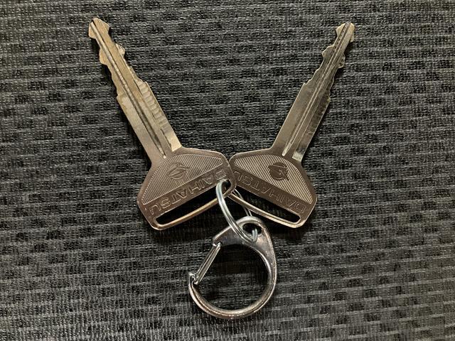 ハイゼットトラックスタンダード/1年保証/オートマ/ナビ/ドラレコ/ETC/1年間走行距離無制限保証/4速オートマチック/ナビ/ドライブレコーダー/ETC/バックカメラ/Bluetooth/USB/エアコン/パワステ/ゲートプロテクター/(大阪府)の中古車