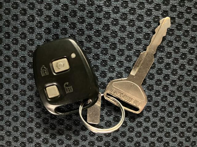 ハイゼットカーゴクルーズターボ／１年保証／４．２万キロ／ナビ／ＥＴＣ／１年間走行距離無制限保証／ターボエンジン／４．２万キロ／ナビ／ＥＴＣ／電動格納ドアミラー／パワーウインドウ／パワステ／エアコン／キーレスエントリー／（大阪府）の中古車