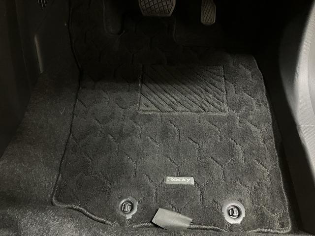 ロッキーＧ／１年保証／純正ディスプレイオーディオ／パノラマモニター１年間走行距離無制限保証／衝突軽減ブレーキ／純正ディスプレイオーディオ／パノラマモニター／ドラレコ／ＥＴＣ／ＬＥＤヘッドライト・フォグ／シートヒーター／スマートキー／Ｂｌｕｅｔｏｏｔｈ／ＣａｒＰｌａｙ（大阪府）の中古車